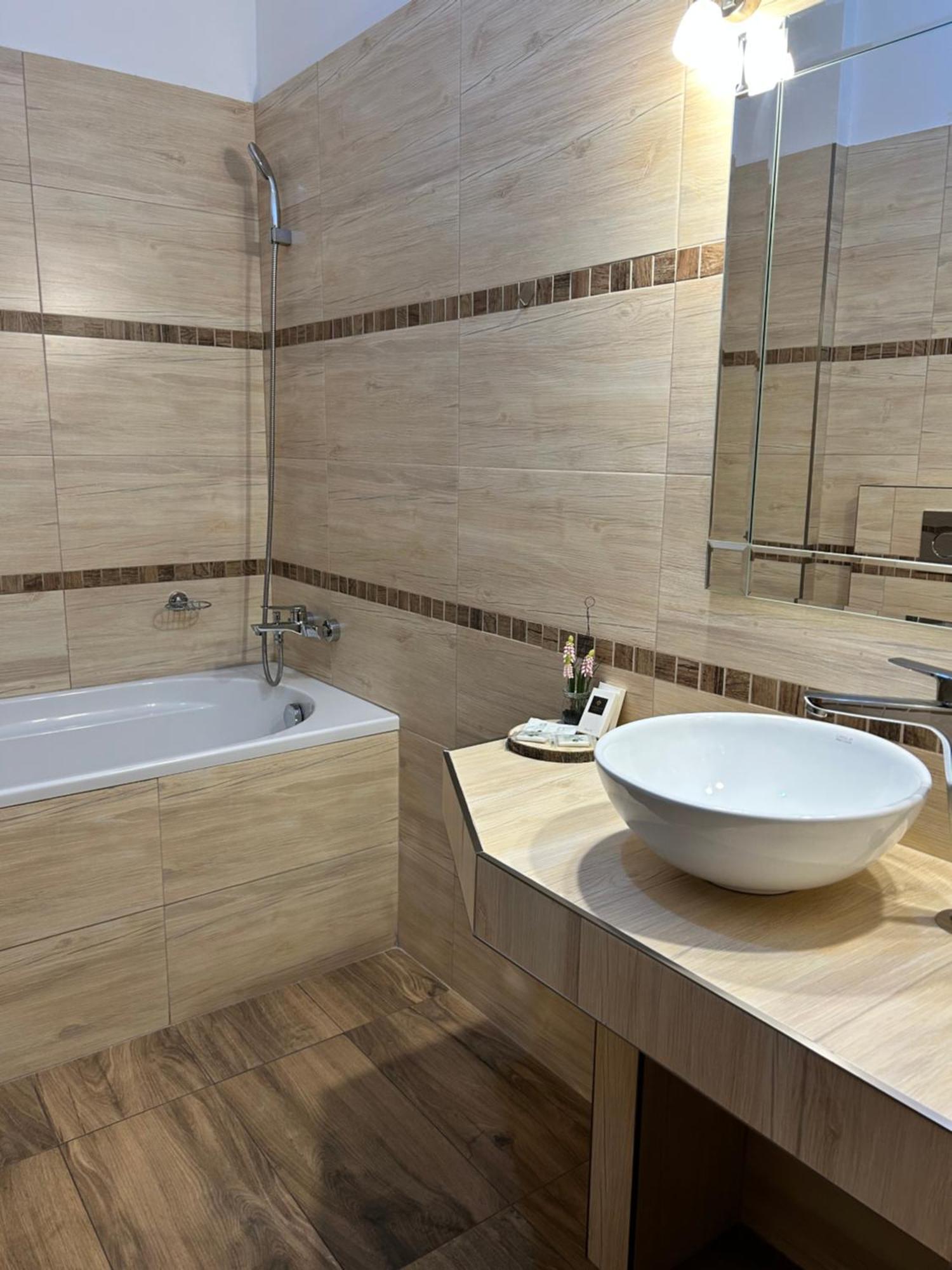 Hotel Banderium Komárno Buitenkant foto