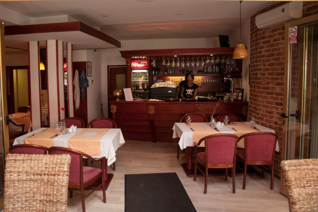 Hotel Banderium Komárno Buitenkant foto