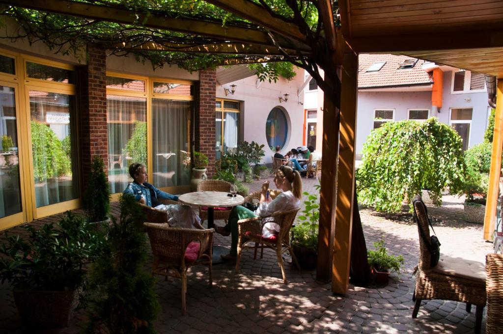 Hotel Banderium Komárno Buitenkant foto