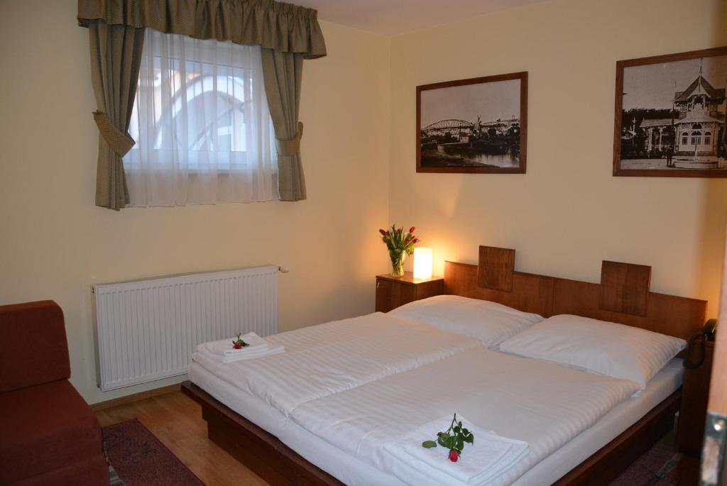 Hotel Banderium Komárno Kamer foto